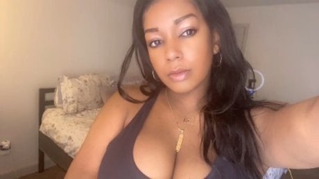 Foto di nudo di fuga di OnlyFans di Ayana Knight