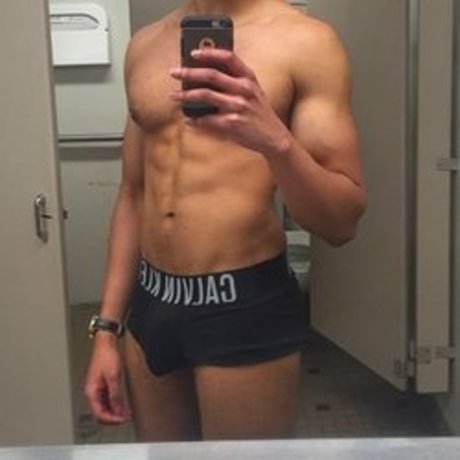 Foto di nudo di fuga di OnlyFans di Your Daddy