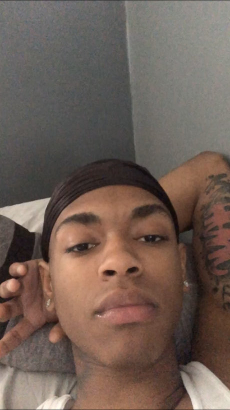 Foto di nudo di fuga di OnlyFans di Paper