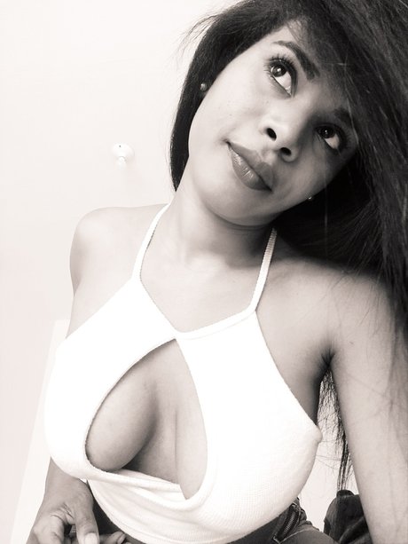 Foto di nudo di fuga di OnlyFans di Paola