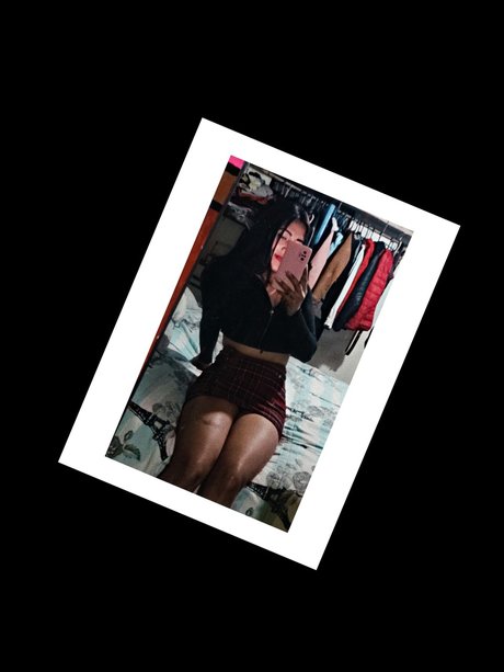 Foto di nudo di fuga di OnlyFans di Paola 