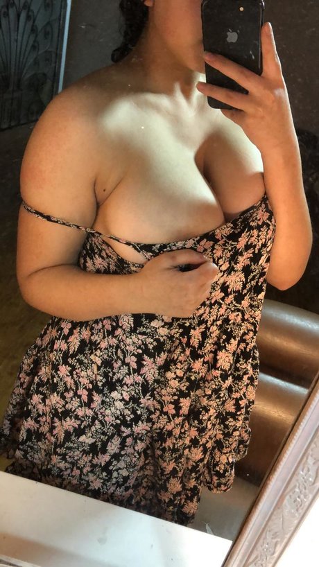 Foto di nudo di fuga di OnlyFans di Pao Aguirre