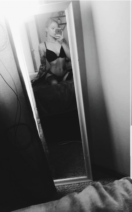 Foto di nudo di fuga di OnlyFans di Sienna