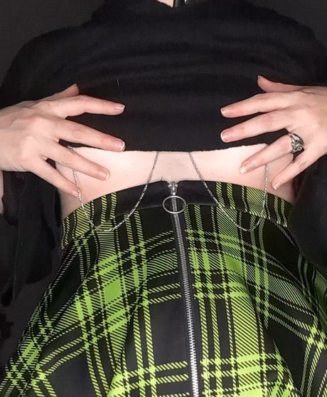 Foto di nudo di fuga di OnlyFans di Peach