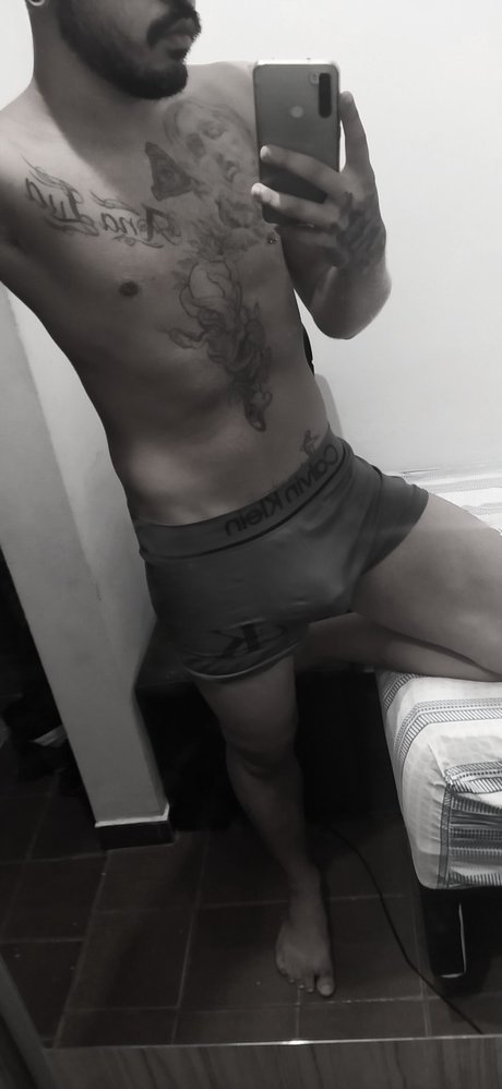 Foto di nudo di fuga di OnlyFans di Paulo Vitor