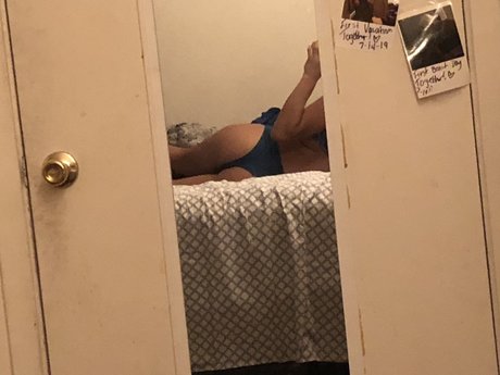 Foto di nudo di fuga di OnlyFans di Daddys Girl