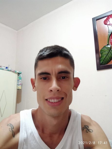 Foto di nudo di fuga di OnlyFans di Julian Camilo Marroquin