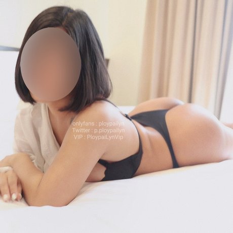 Foto di nudo di fuga di OnlyFans di Ploypailyn