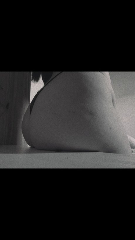 Foto di nudo di fuga di OnlyFans di Brunette 