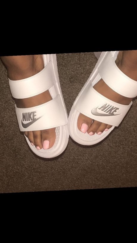 Foto di nudo di fuga di OnlyFans di Msprettifeet