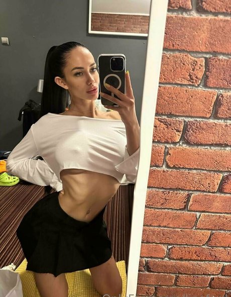 Foto di nudo di fuga di OnlyFans di Linaford