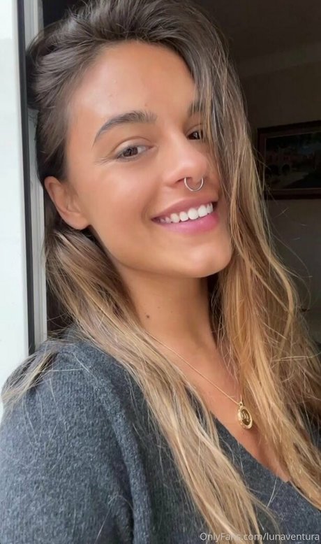 Foto di nudo di fuga di OnlyFans di Lunaventura