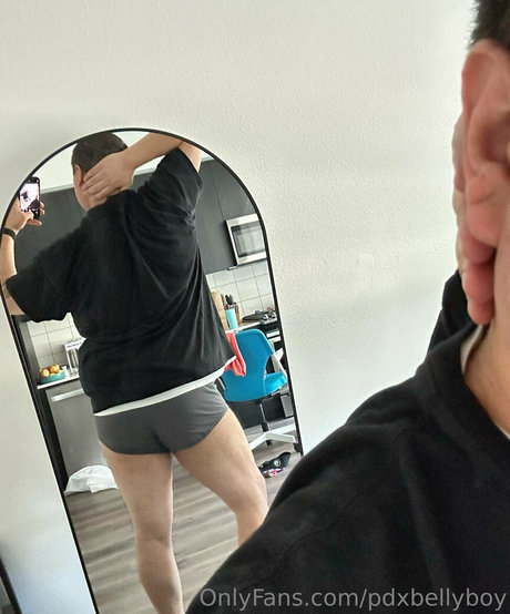 Foto di nudo di fuga di OnlyFans di Pdxbellyboy