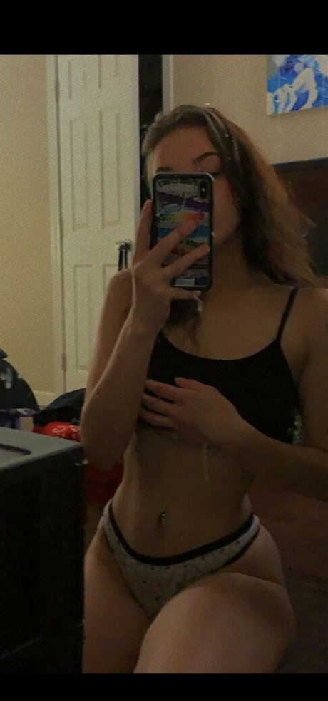 Foto di nudo di fuga di OnlyFans di Peachesandhxney