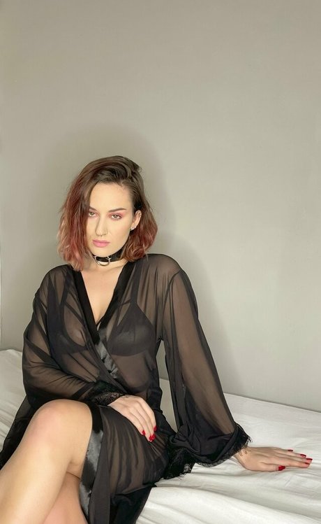 Foto di nudo di fuga di OnlyFans di Realhoneytunnelx