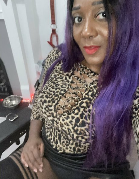 Foto di nudo di fuga di OnlyFans di Mslorraineldn