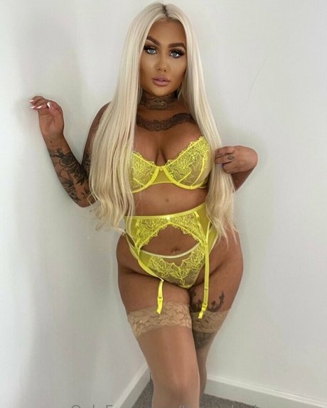 Foto di nudo di fuga di OnlyFans di Inkedblondieeee