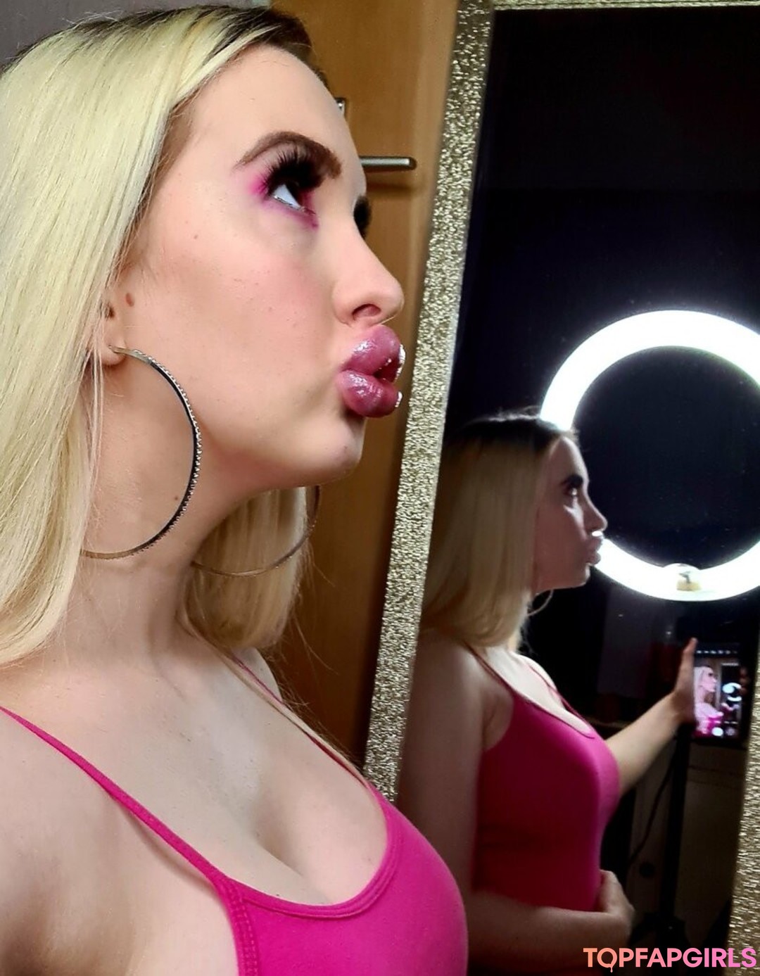 Foto di nudo di fuga di OnlyFans di Vivianrosefree #4 Foto di nudo di fuga di OnlyFans di Vivianrosefree #4