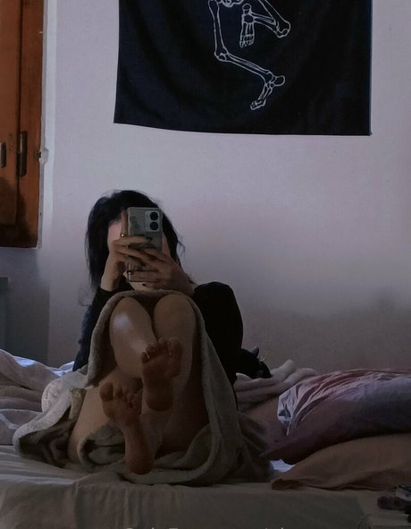 Foto di nudo di fuga di OnlyFans di Alucarynmoon