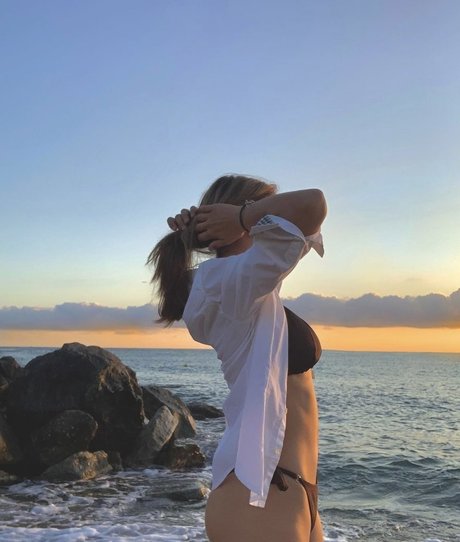 Foto di nudo di fuga di OnlyFans di Romane Salvetti