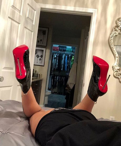 Foto di nudo di fuga di OnlyFans di Tsnadialove