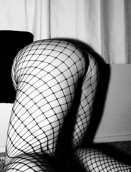 Foto di nudo di fuga di OnlyFans di Underyourdome