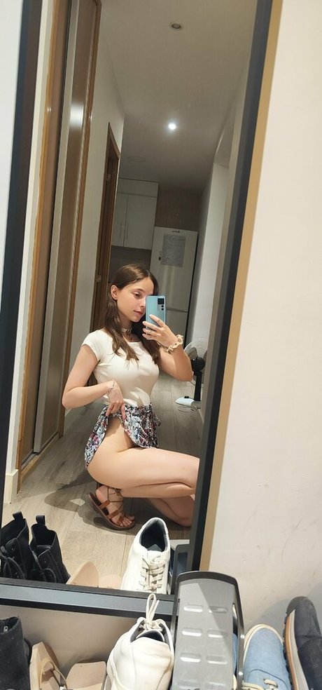 Foto di nudo di fuga di OnlyFans di Fushiginokuninoali