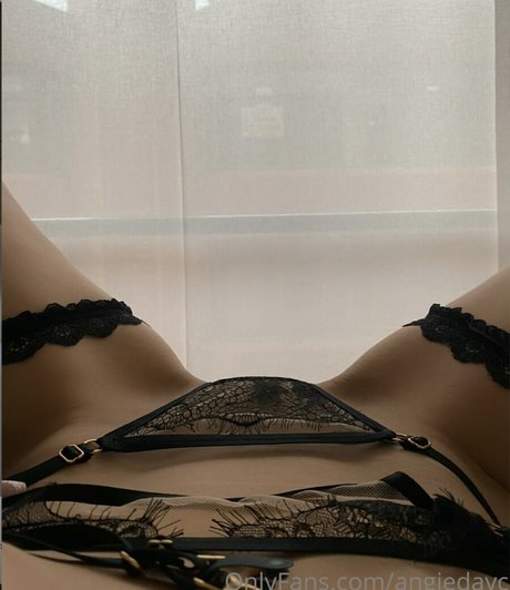 Foto di nudo di fuga di OnlyFans di Angiedayc