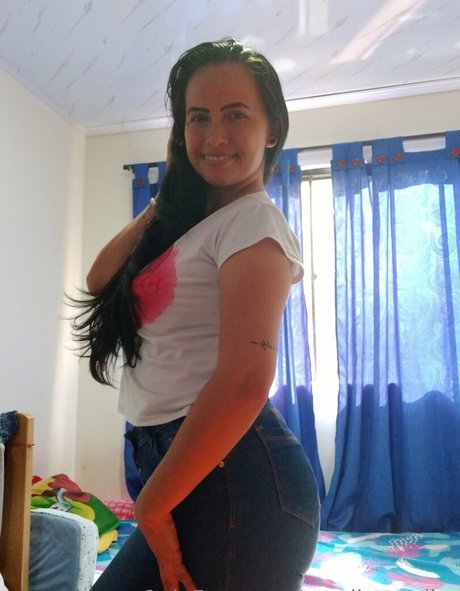 Foto di nudo di fuga di OnlyFans di Carolinauribe