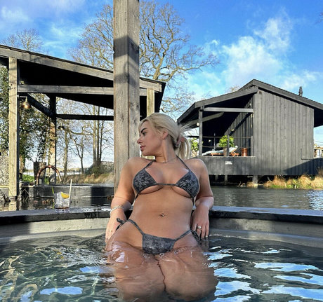 Foto di nudo di fuga di OnlyFans di Ellie Brown