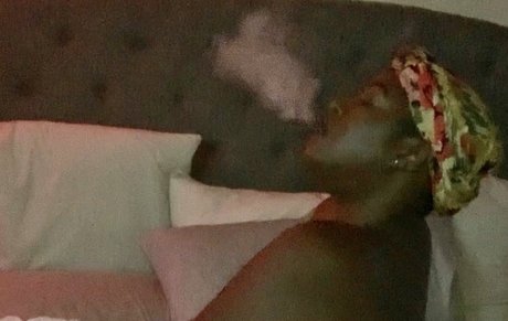 Foto di nudo di fuga di OnlyFans di Princess Kush