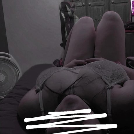 Foto di nudo di fuga di OnlyFans di Denise