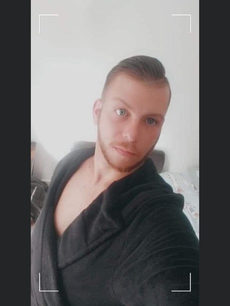 Foto di nudo di fuga di OnlyFans di  Your Perfect Couple 