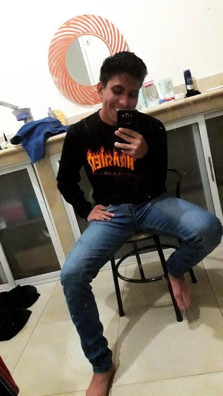 Foto di nudo di fuga di OnlyFans di Elias Samuel