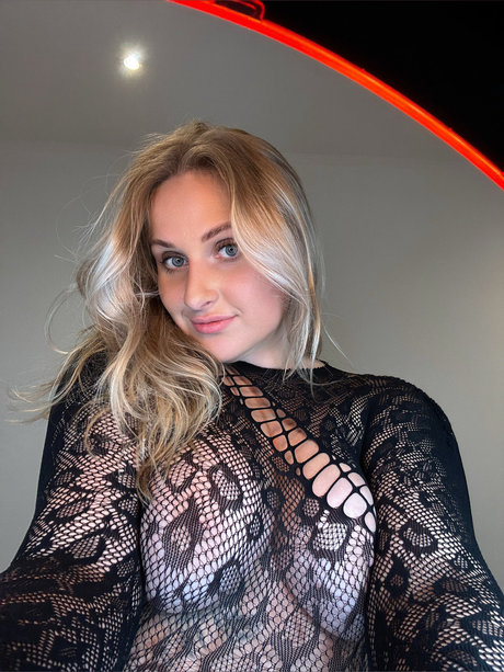 Foto di nudo di fuga di OnlyFans di Scarlett Superstar