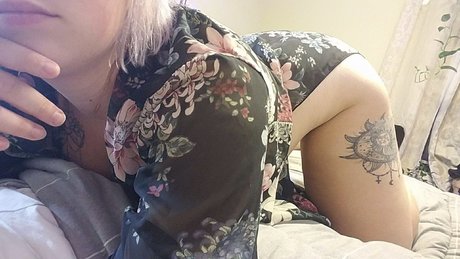 Foto di nudo di fuga di OnlyFans di Queen Aurora 420