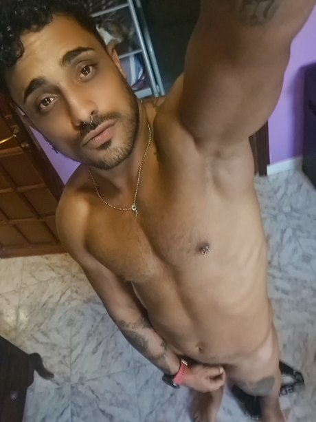Foto di nudo di fuga di OnlyFans di Cristian