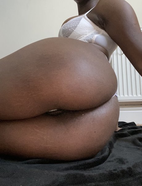Foto di nudo di fuga di OnlyFans di Sweet Ebony