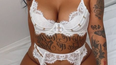 Foto di nudo di fuga di OnlyFans di Eden