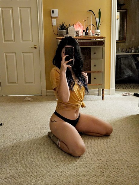 Foto di nudo di fuga di OnlyFans di Quinn