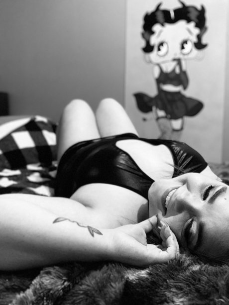 Foto di nudo di fuga di OnlyFans di Queen Vixin 