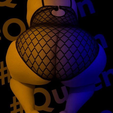 Foto di nudo di fuga di OnlyFans di Queenny