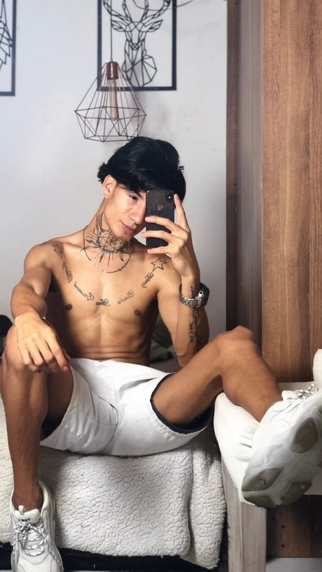 Foto di nudo di fuga di OnlyFans di Danny Amaya