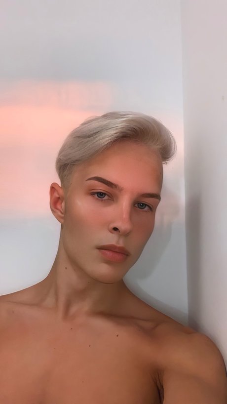 Divine Blondie