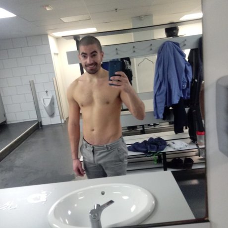 Foto di nudo di fuga di OnlyFans di Rafa Serker