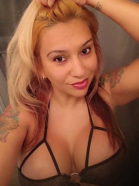 Foto di nudo di fuga di OnlyFans di Cherry Bond