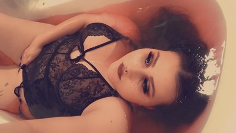 Foto di nudo di fuga di OnlyFans di Regan Masters