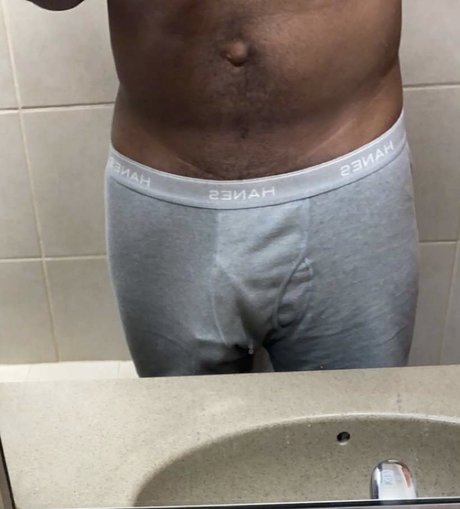 Foto di nudo di fuga di OnlyFans di Reese 