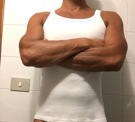Foto di nudo di fuga di OnlyFans di Romano Xl  