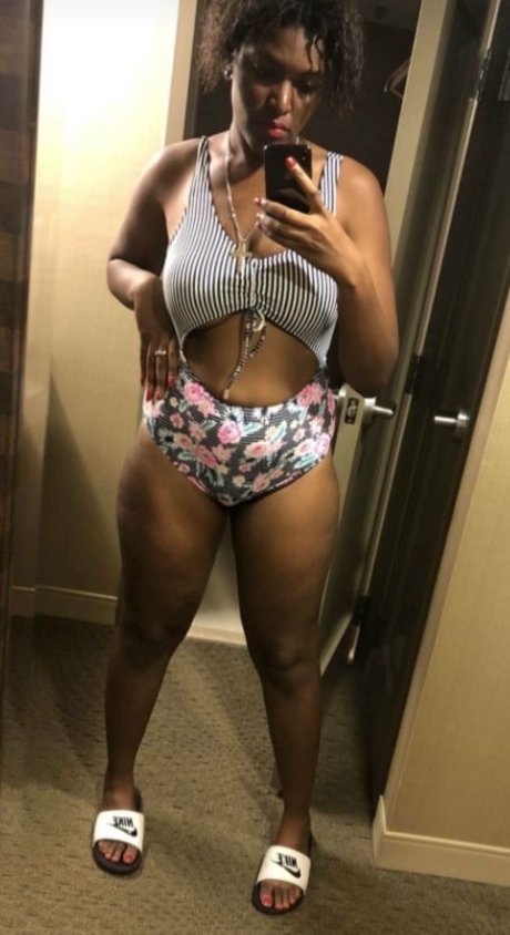 Foto di nudo di fuga di OnlyFans di Tease Queen 